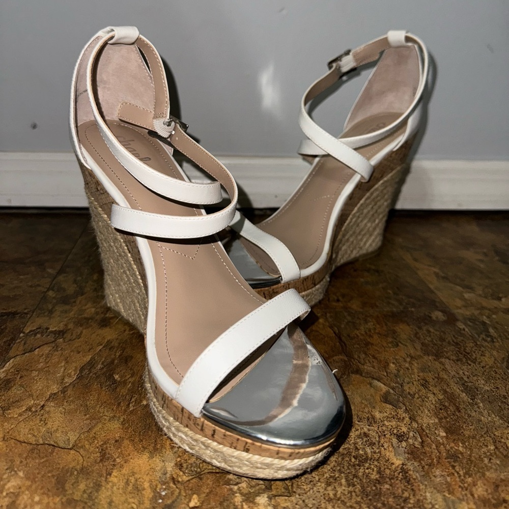White wedge